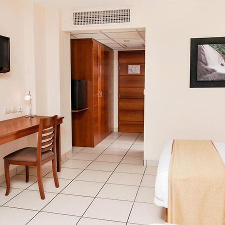 Costa del Sol Wyndham Pucallpa Esterno foto