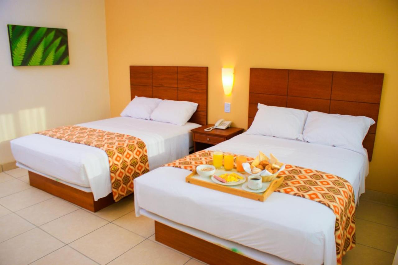 Costa del Sol Wyndham Pucallpa Esterno foto
