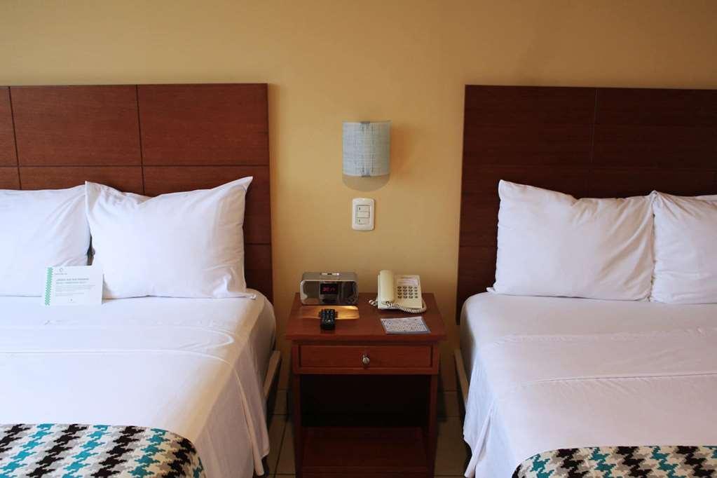 Costa del Sol Wyndham Pucallpa Camera foto A room at the hotel