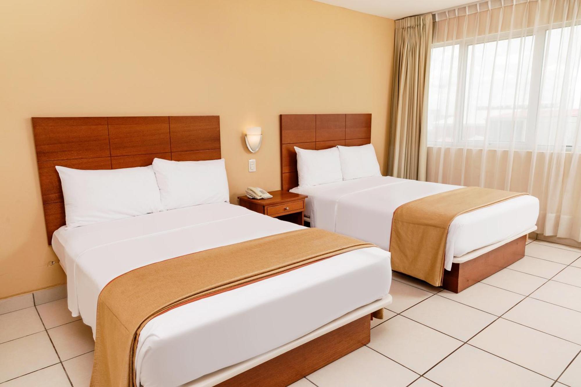 Costa del Sol Wyndham Pucallpa Esterno foto