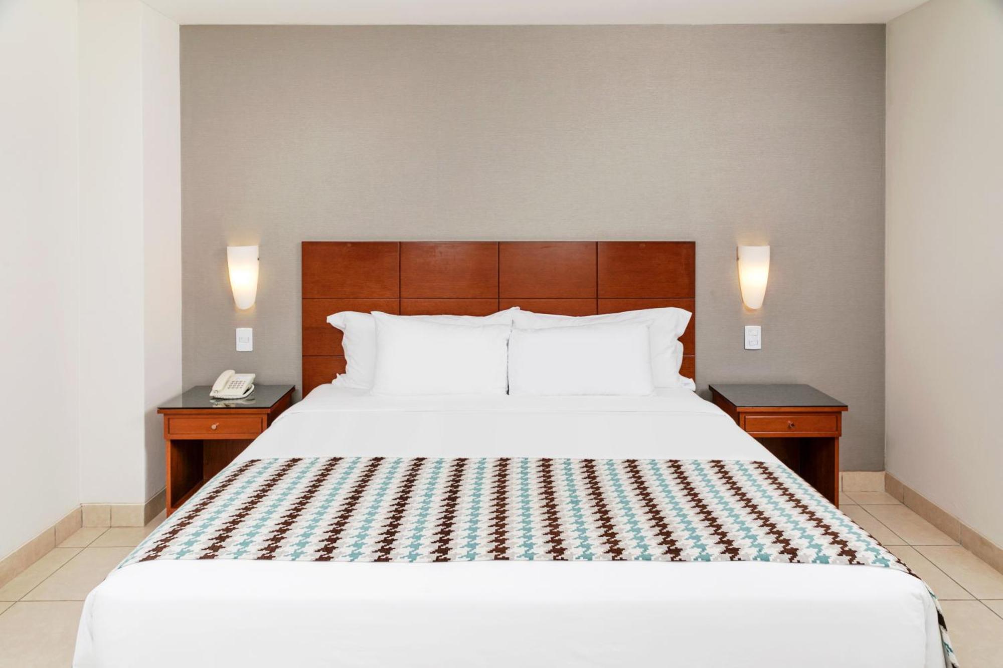 Costa del Sol Wyndham Pucallpa Esterno foto