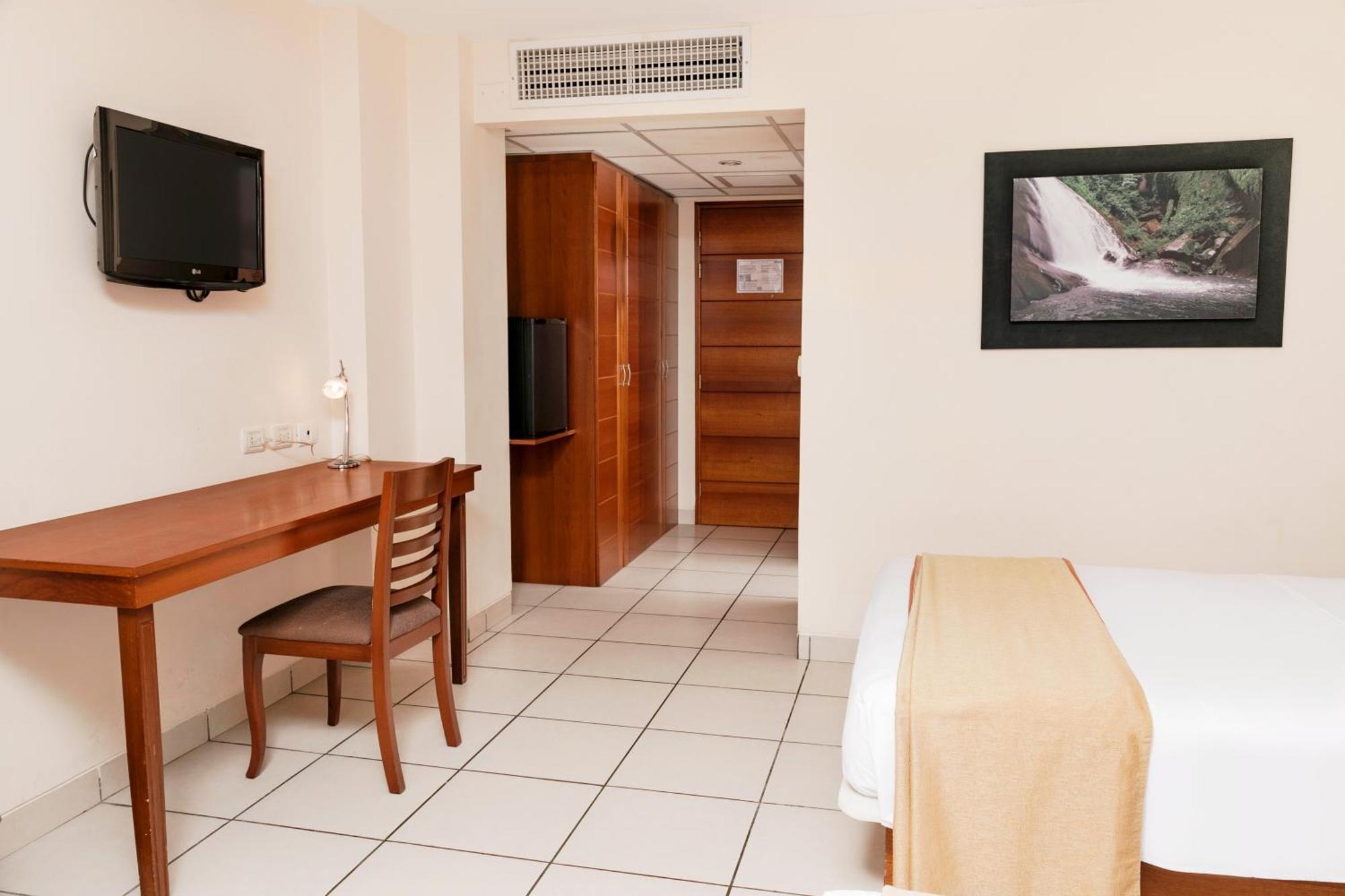 Costa del Sol Wyndham Pucallpa Esterno foto