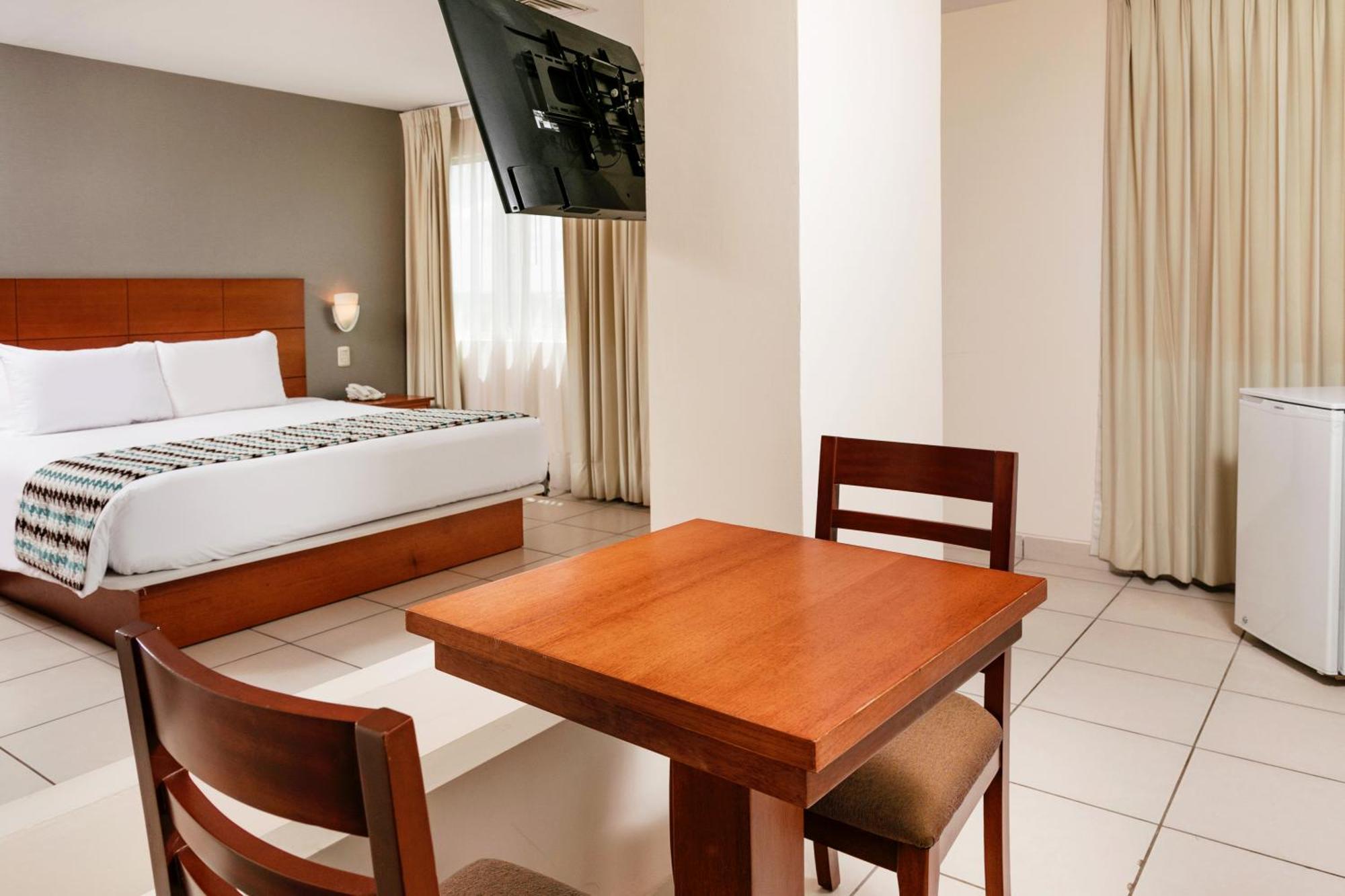 Costa del Sol Wyndham Pucallpa Esterno foto