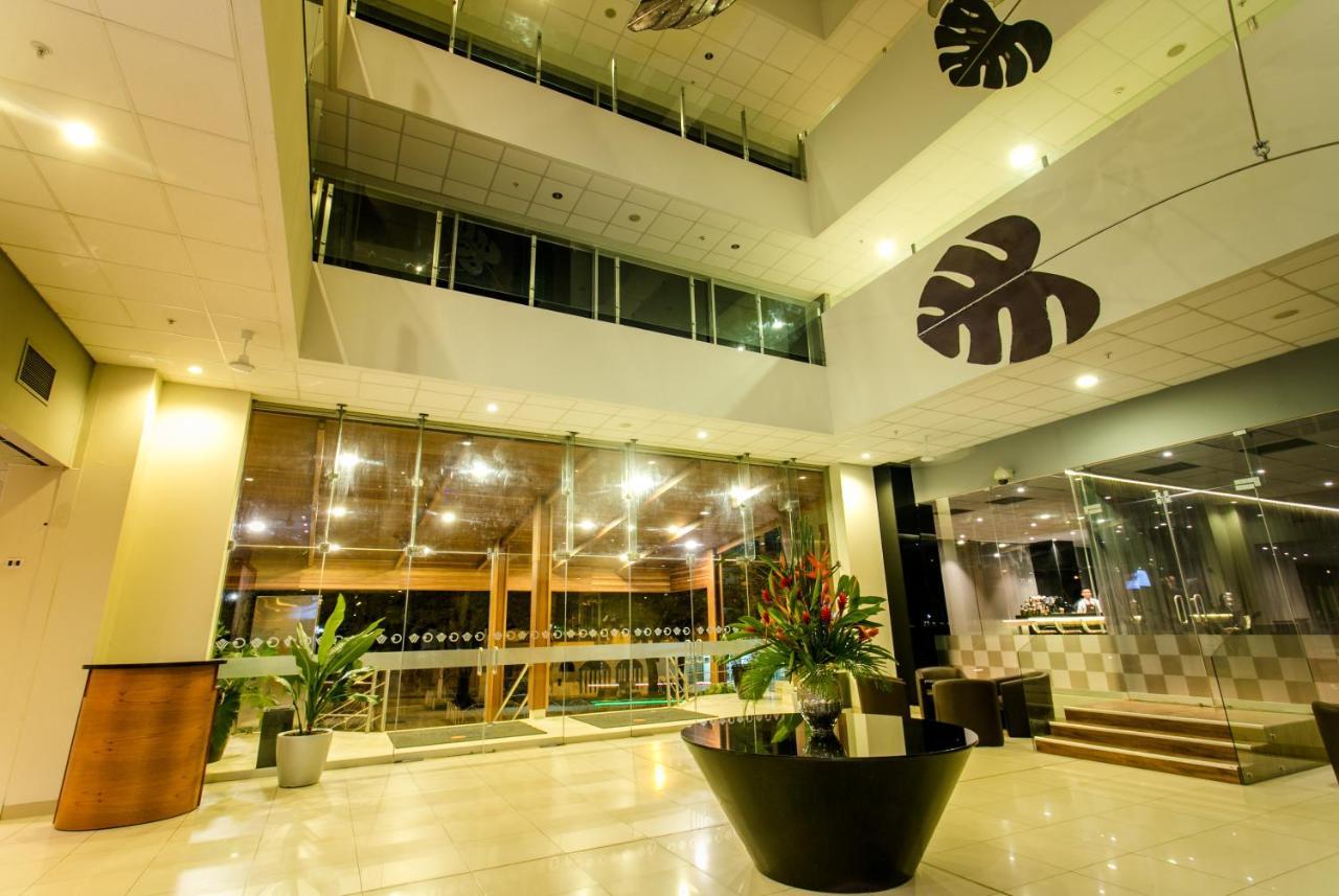 Costa del Sol Wyndham Pucallpa Esterno foto Lobby