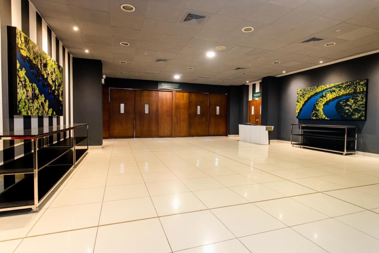 Costa del Sol Wyndham Pucallpa Esterno foto The foyer of the Great Hall